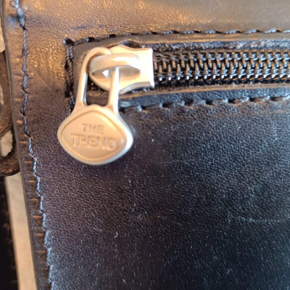 The Trend Black Crossbody - Picture 3 of 4